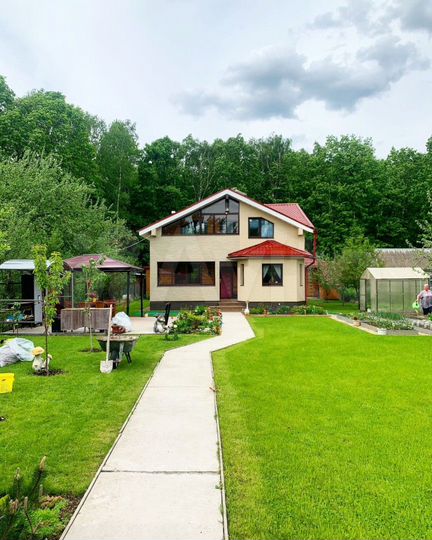 Дом 160 м² на участке 8,3 сот.