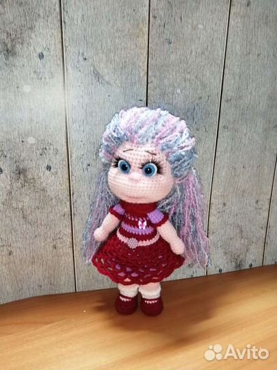 Вязаная кукла ручной работы