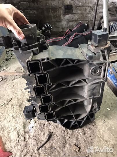 Впускной коллектор Chryasler Pacifica