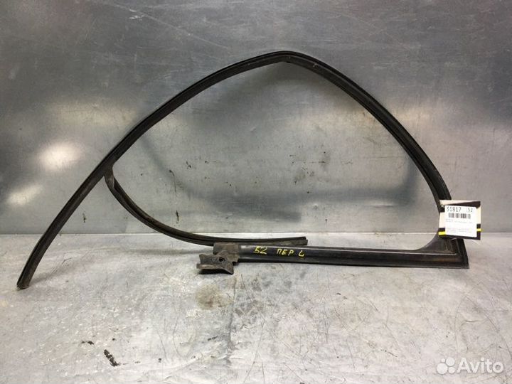 Уплотнитель стекла двери Audi A6 C5 1997-2004