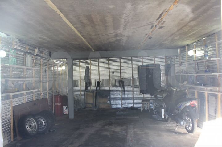 Гараж, > 30 м²