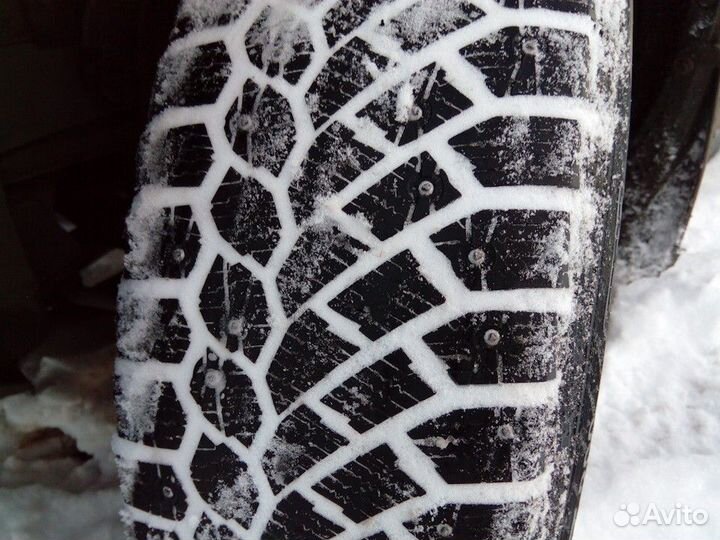 Gislaved Nord Frost 200 215/55 R17