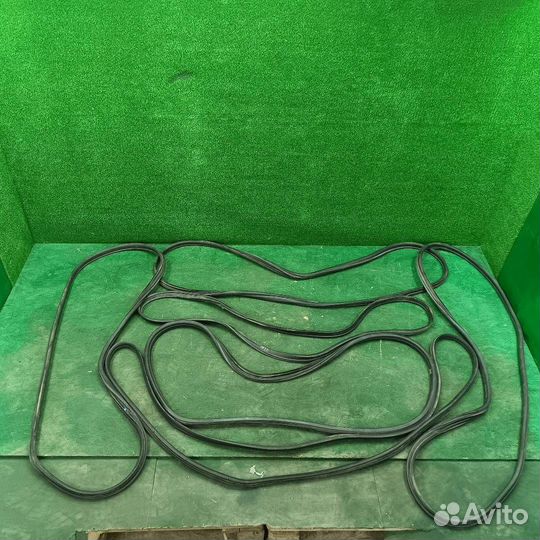 Уплотнитель дверного проема Citroen C5 рест. 2005