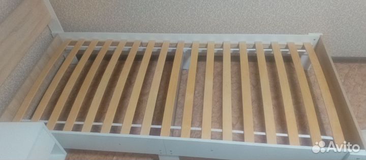 Кровать с матрасом