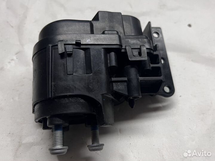 Моторчик правый зеркала Toyota Camry 70