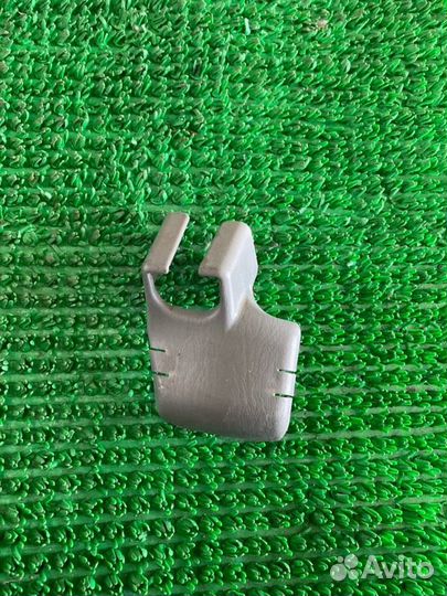 Крышка петли сиденья лев. Toyota Land cruiser, Lx4