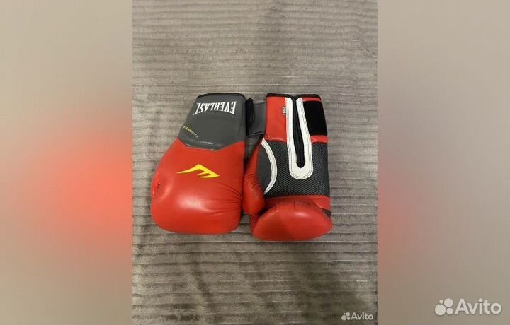 Боксерские перчатки 14 oz