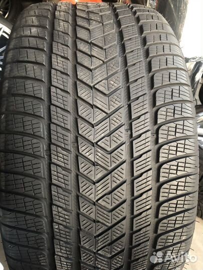R22 Pirelli Scorpion Winter 325/40, PCD 5x112 DIA 66.6