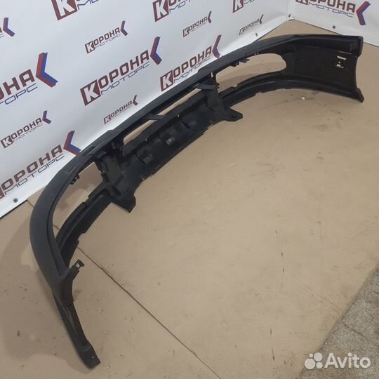 Бампер передний 90458162 opel omega-B