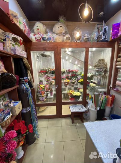 Флорист в цветочный магазин