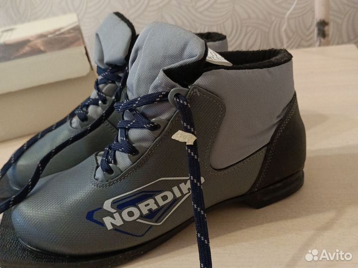 Лыжные ботинки