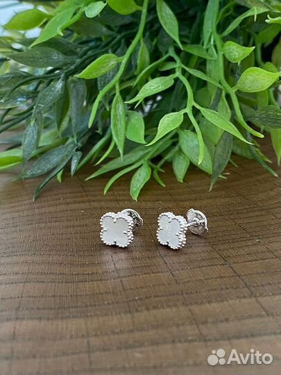 Золотые серьги van cleef