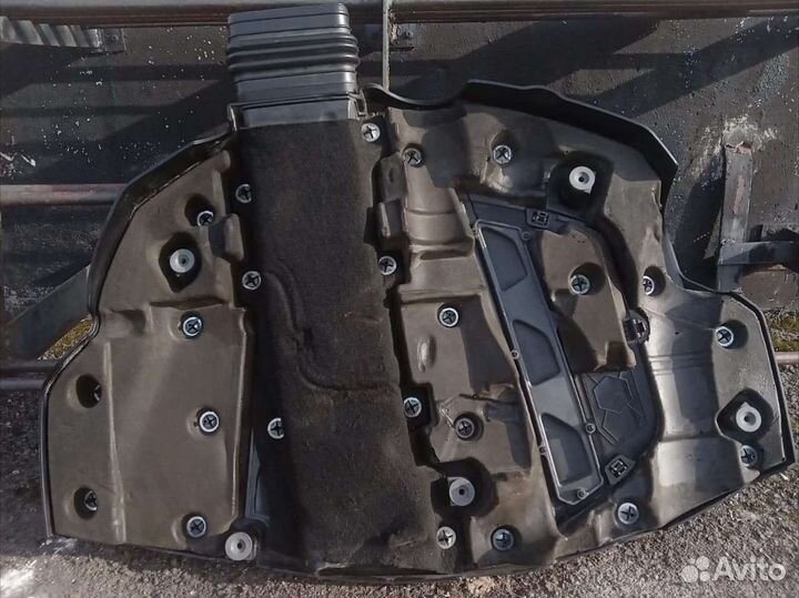 Декоративная крышка двигателя для Maserati