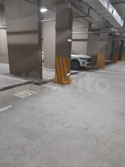 Машиноместо, 14 м²