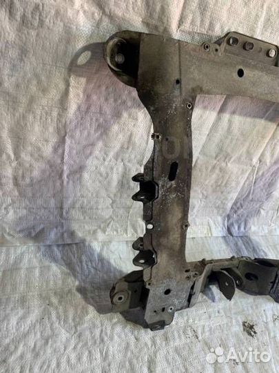 Подрамник передний Renault Symbol K7JA700 2005