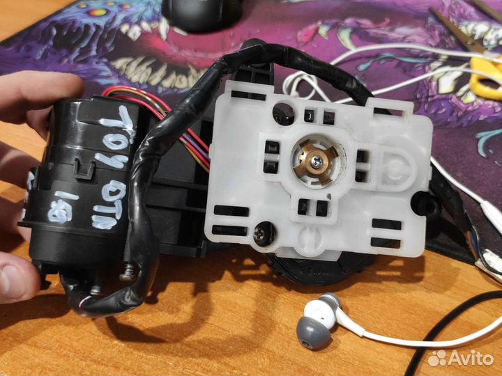 Электропривод регулировки зеркал Toyota