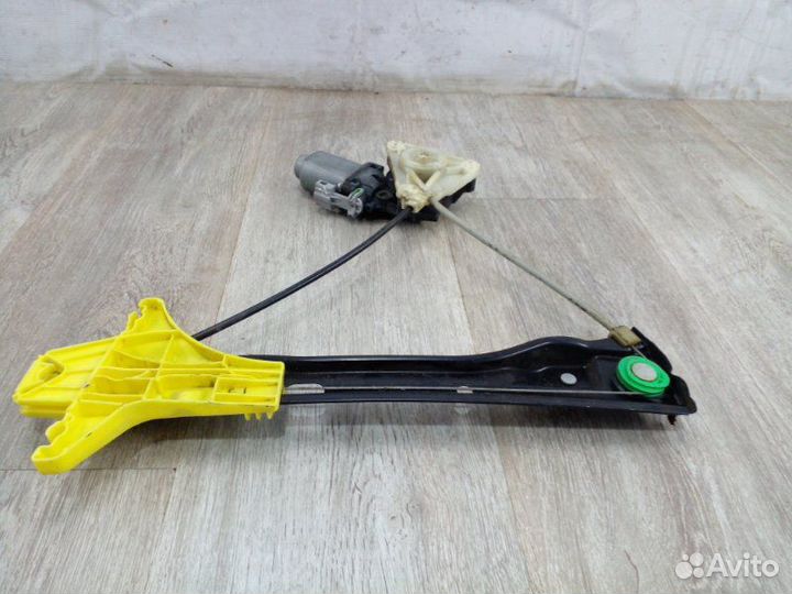 Стеклоподъемник задний правый Volkswagen Polo SED