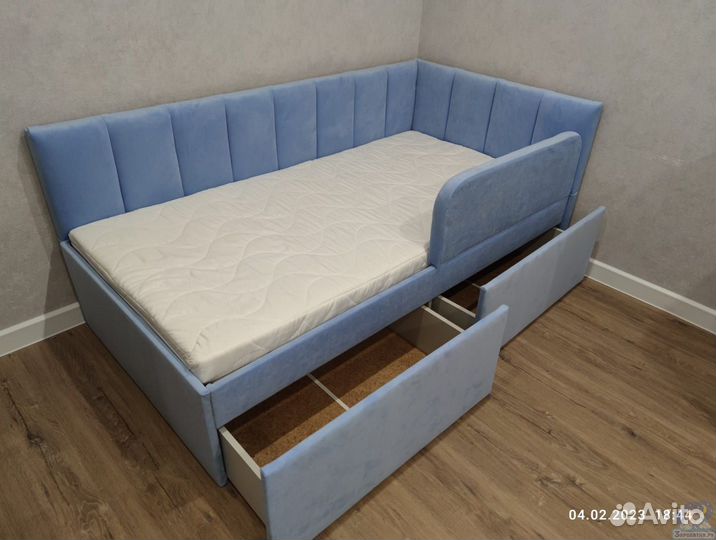 Детская кровать с матрасом