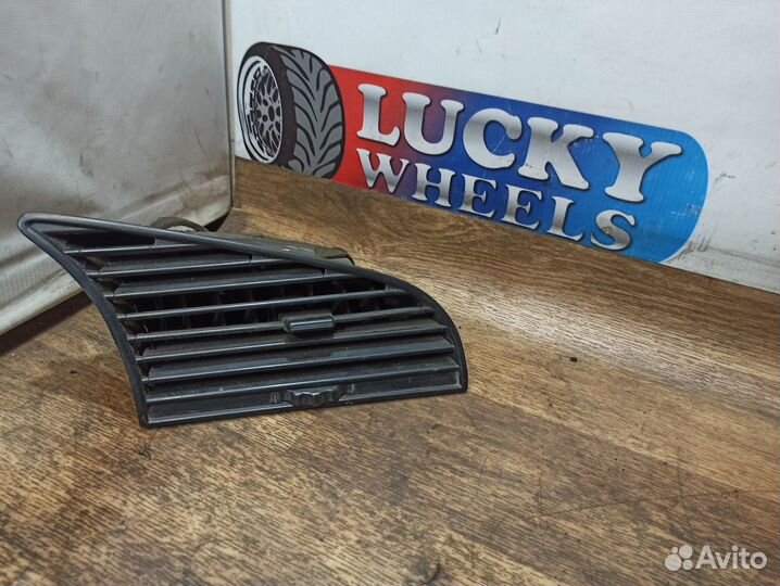 BMW 3 E36, центральный дефлектор печки