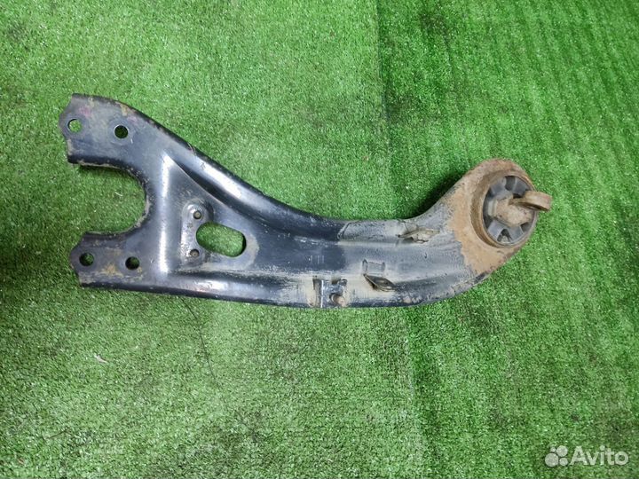 Рычаг продольный задний Kia Sportage 3 SL