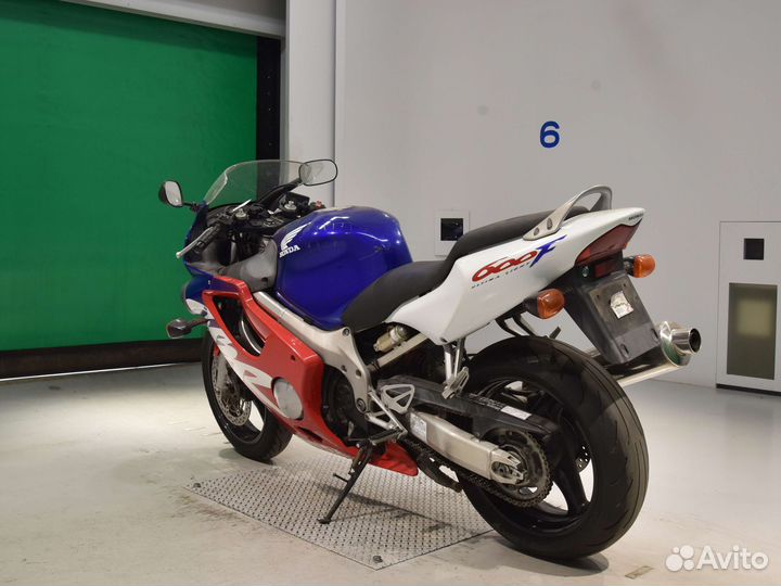 Мотоцикл Honda CBR600F 2000 г