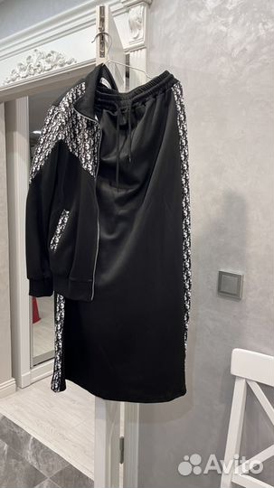 Костюм женский