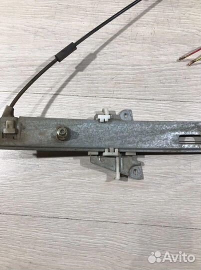 Стеклоподъемник электр. передний правый Mazda-Маз