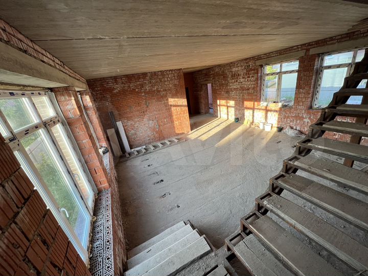 Дом 491,7 м² на участке 9,8 сот.