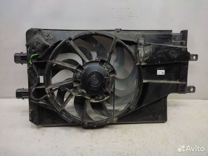 Диффузор радиатора Лада Гранта 2011