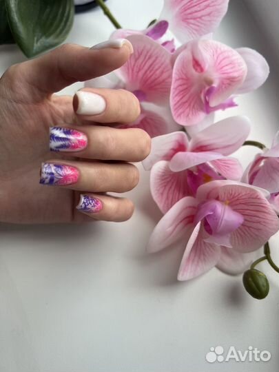 Маникюр и педикюр