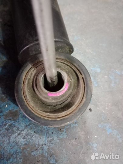 Пневмостойка передняя левая Lexus Ls430 UCF30