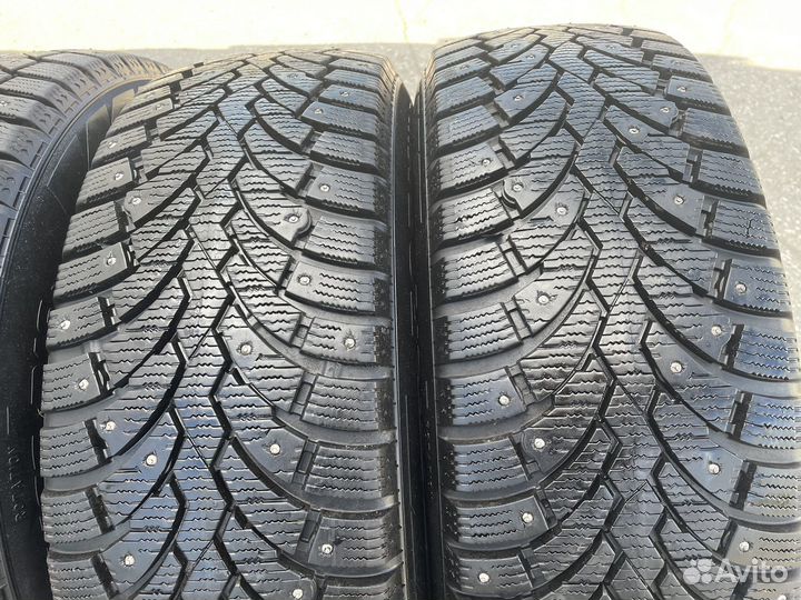 Pirelli Formula Ice 215/65 R16