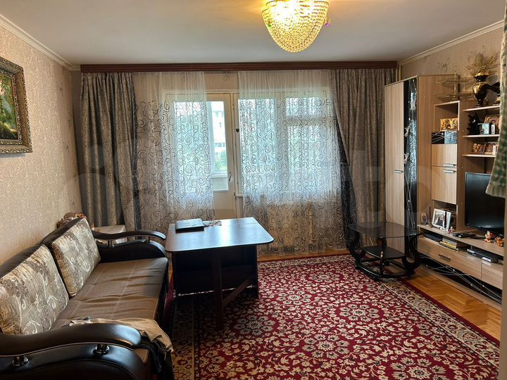 3-к. квартира, 71 м², 2/5 эт.