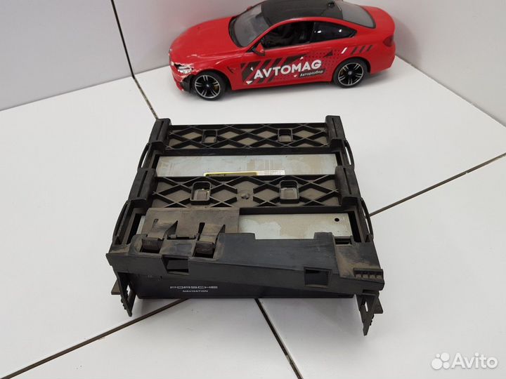 Медиацентр (CD чейнджер) (Porsche Cayenne)