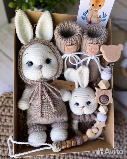 Вязаный набор пинетки игрушка погремушка