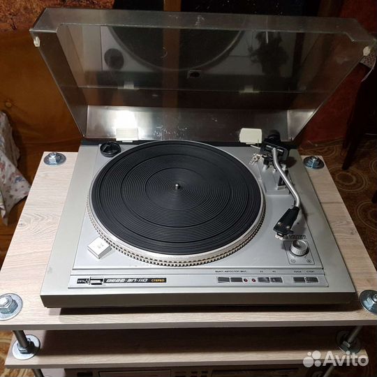 Виниловый проигрыватель
