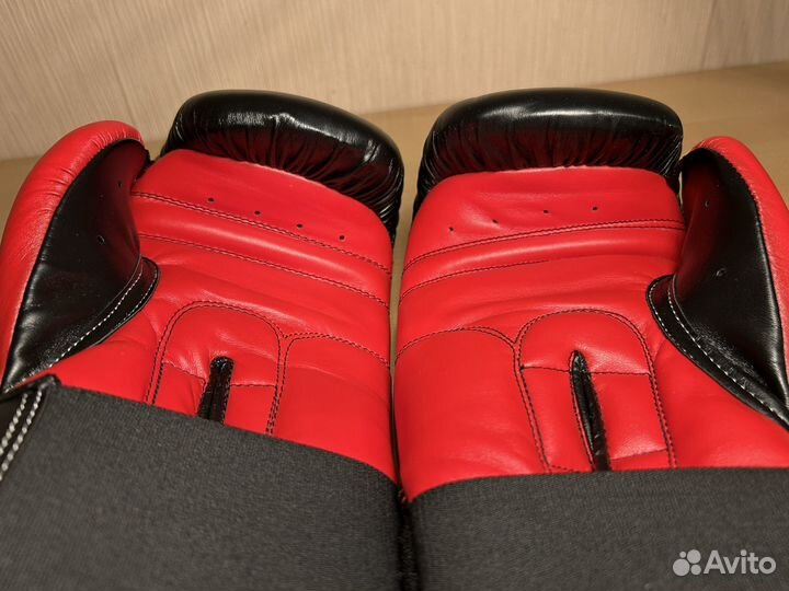 Боксерские перчатки 14 oz