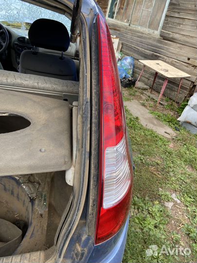 Задний правый фонарь калина хэтчбек