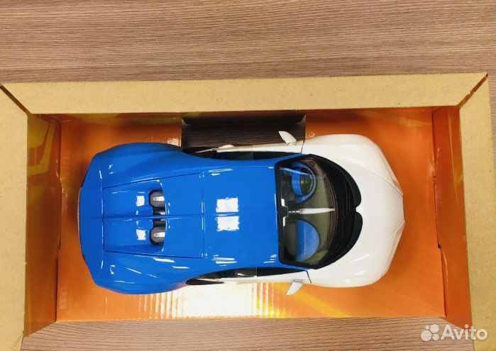 Модель Bugatti chiron 1/24