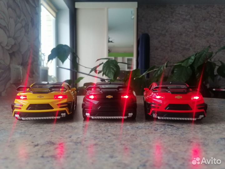 Модель Chevrolet Camaro 1:24 металлическая