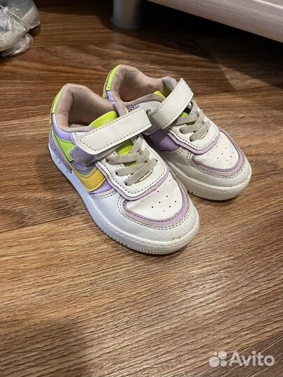 Кроссовки для девочки