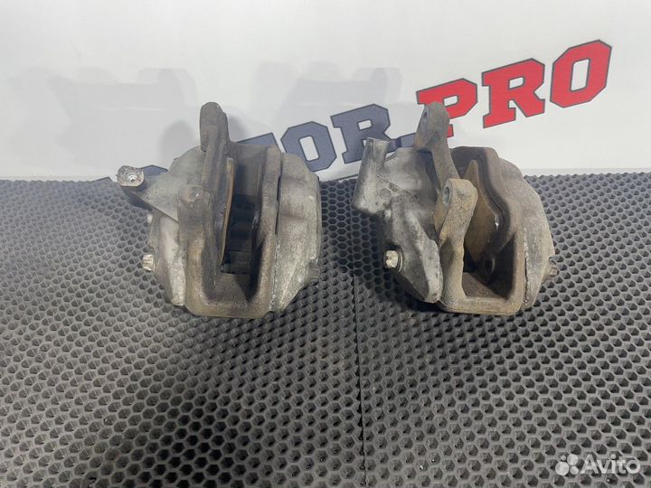 Суппорт передний комплект Brembo 330