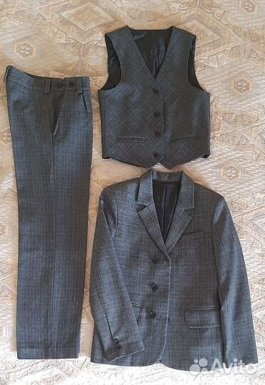 Школьный костюм для мальчика серый 140