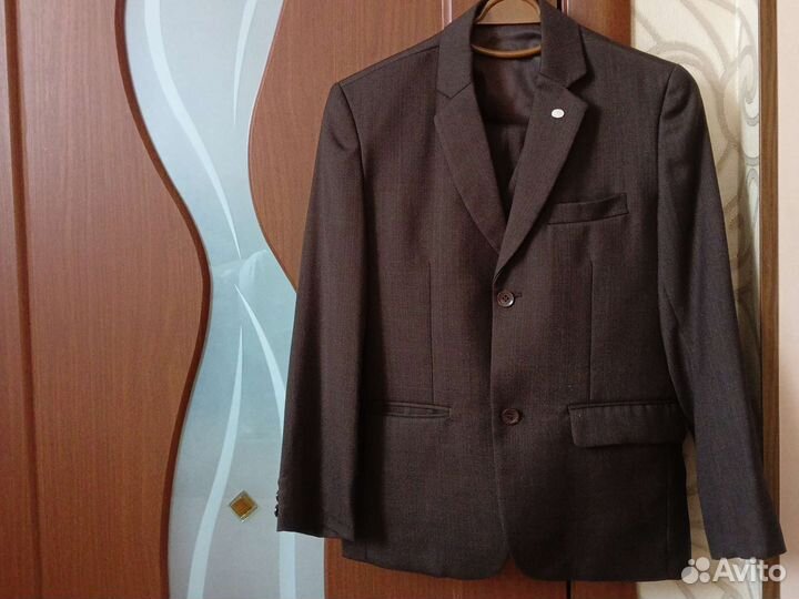 Костюм-тройка