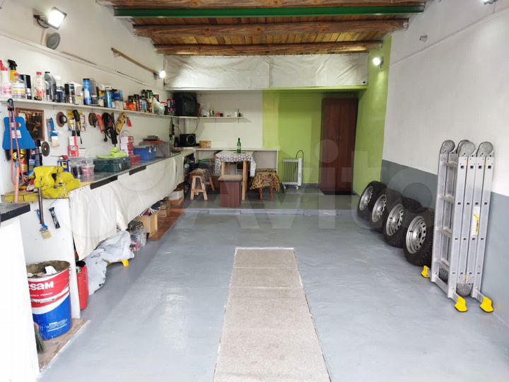 Гараж, > 30 м²