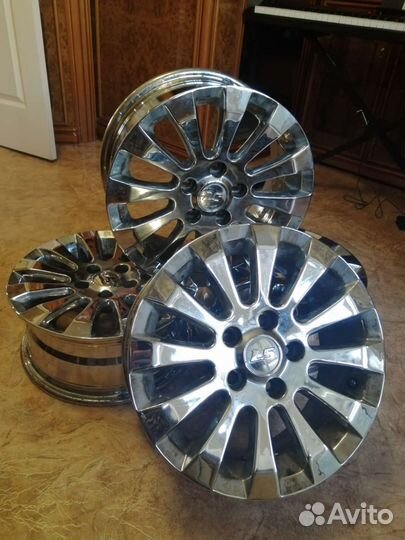 Продам литые диски LS R15