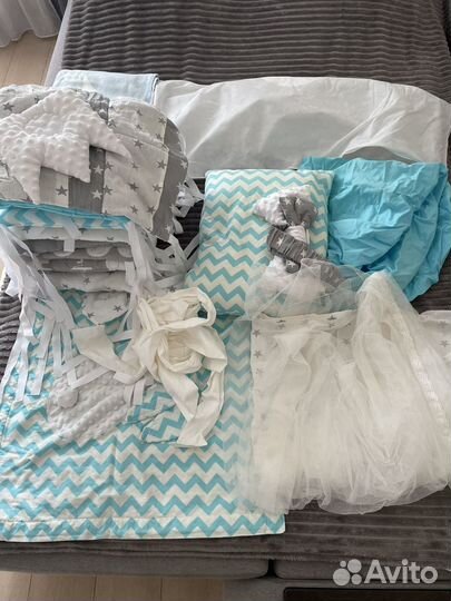 Бортики, подушки и балдахин в кроватку