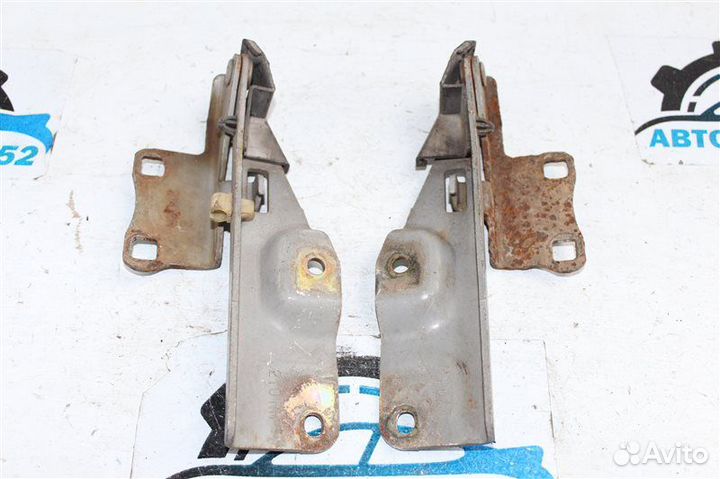 Петли капота Nissan Maxima A33 VQ20DE 1998-2003