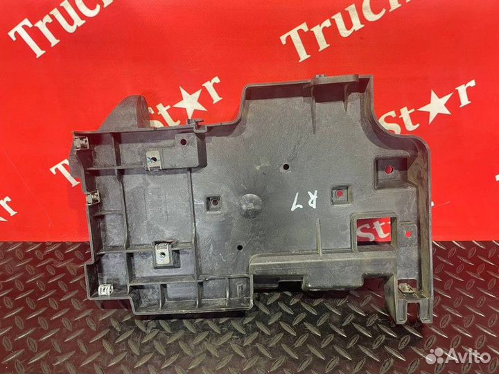 Кронштейн крепления короба Renault T