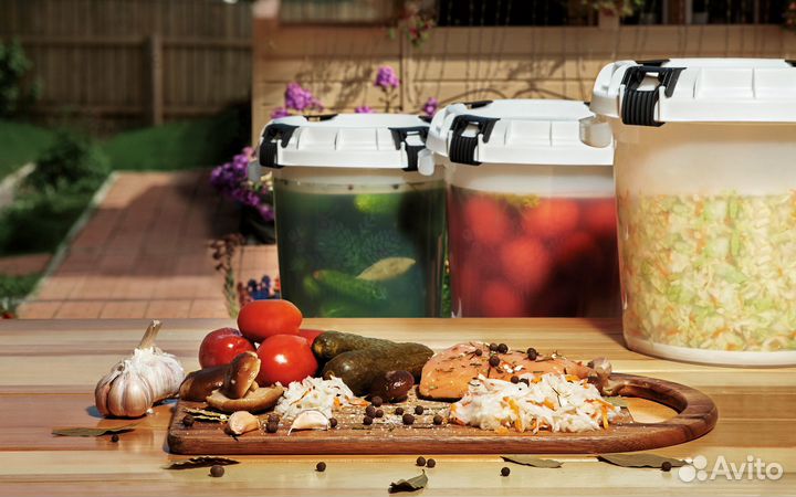 Бочка пищевая с гнётом и герметичной крышкой 20л